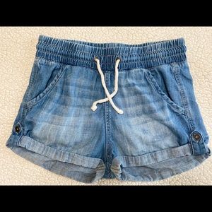 3/25$ H&M Women’s Pull-on Denim Shorts